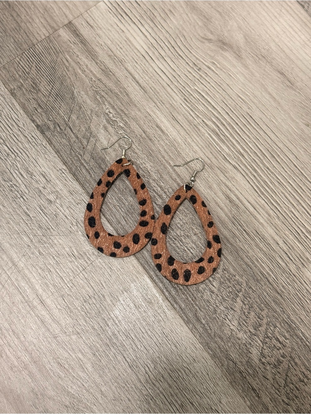 Leopard Print Teardrop Earrings - Brown & Black